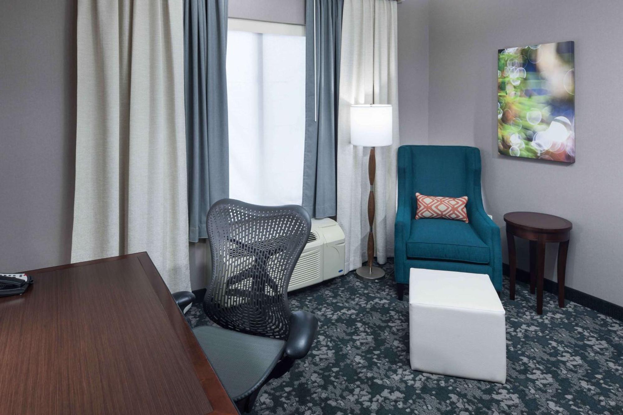Hilton Garden Inn Detroit/Нови Экстерьер фото