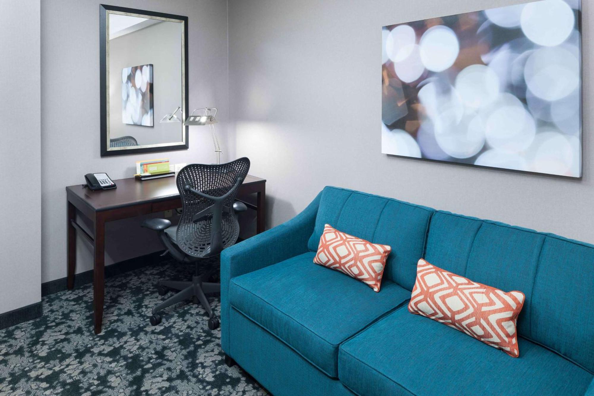 Hilton Garden Inn Detroit/Нови Экстерьер фото