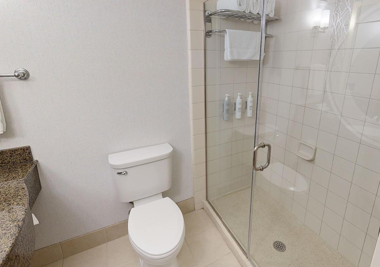 Hilton Garden Inn Detroit/Нови Экстерьер фото