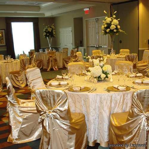 Hilton Garden Inn Detroit/Нови Ресторан фото